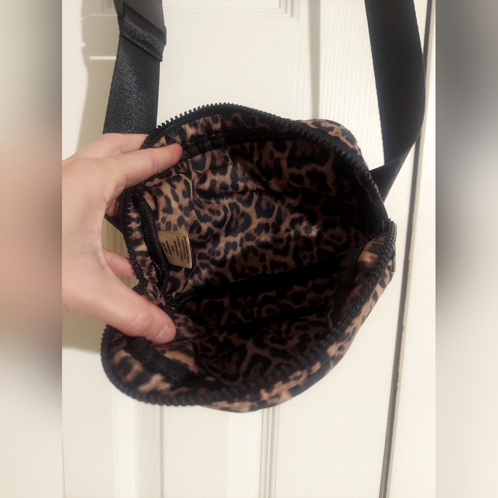 Leopard Fanny - Picture 2 of 3